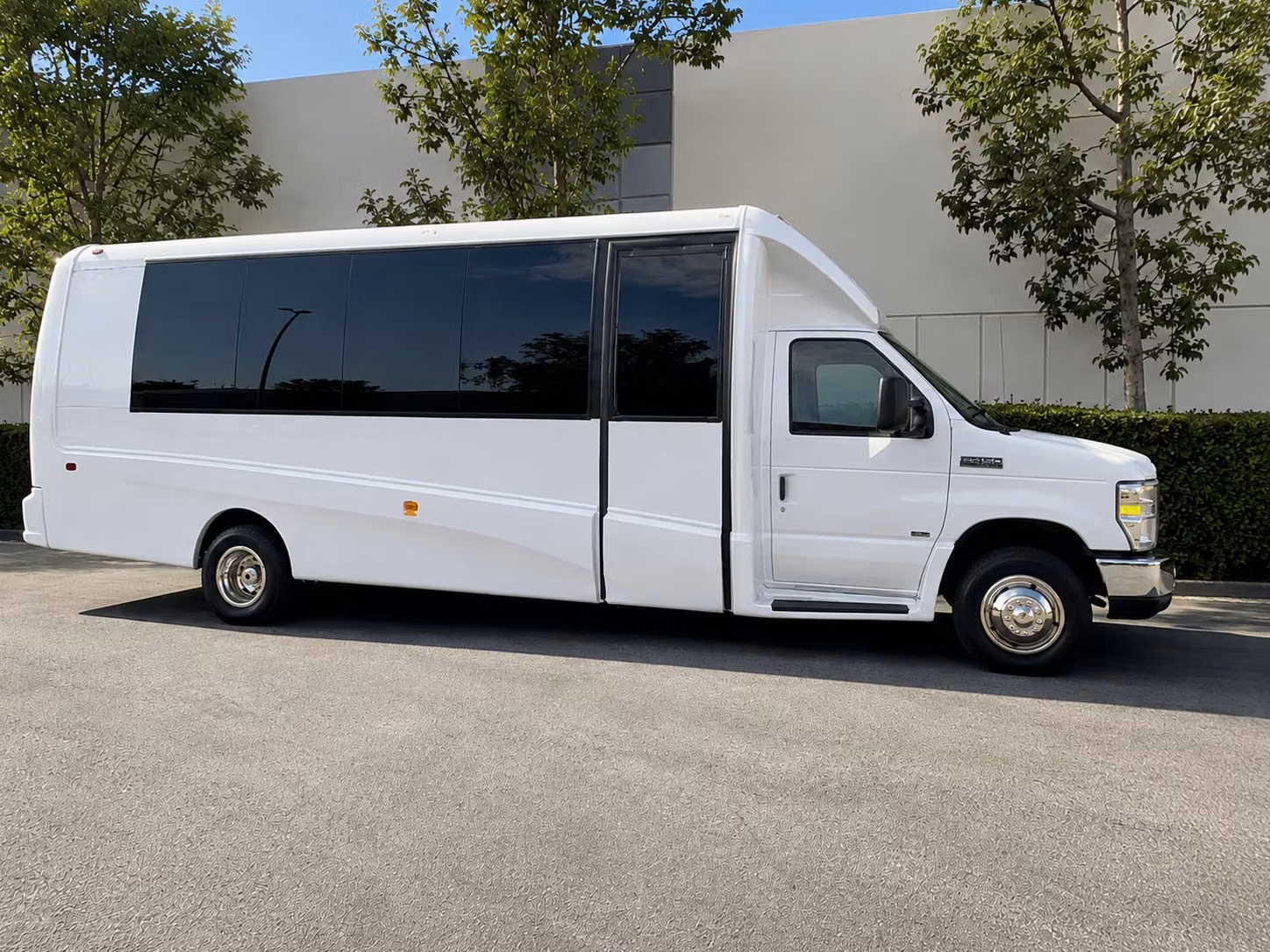 15 passenger minibus